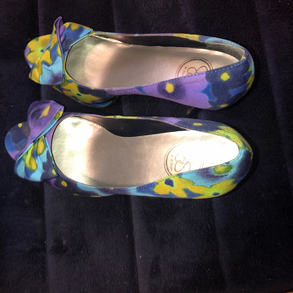 Platforms - Picture 2 of 2